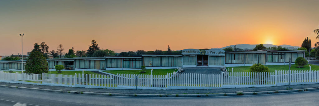 Panoramica al tramonto mobilificio La Perugina